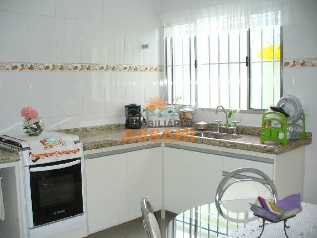 Casa à venda com 3 quartos - Foto 1