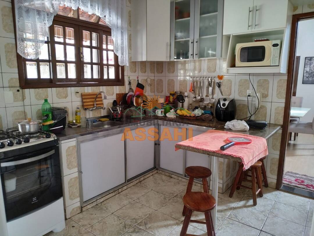 Casa à venda com 3 quartos, 600m² - Foto 2