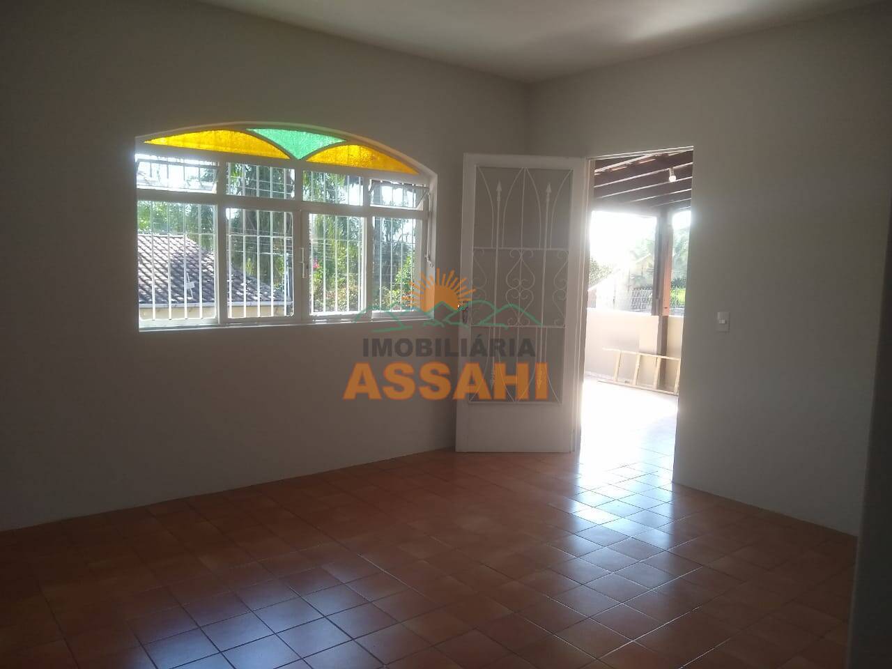 Casa à venda com 3 quartos, 99m² - Foto 2