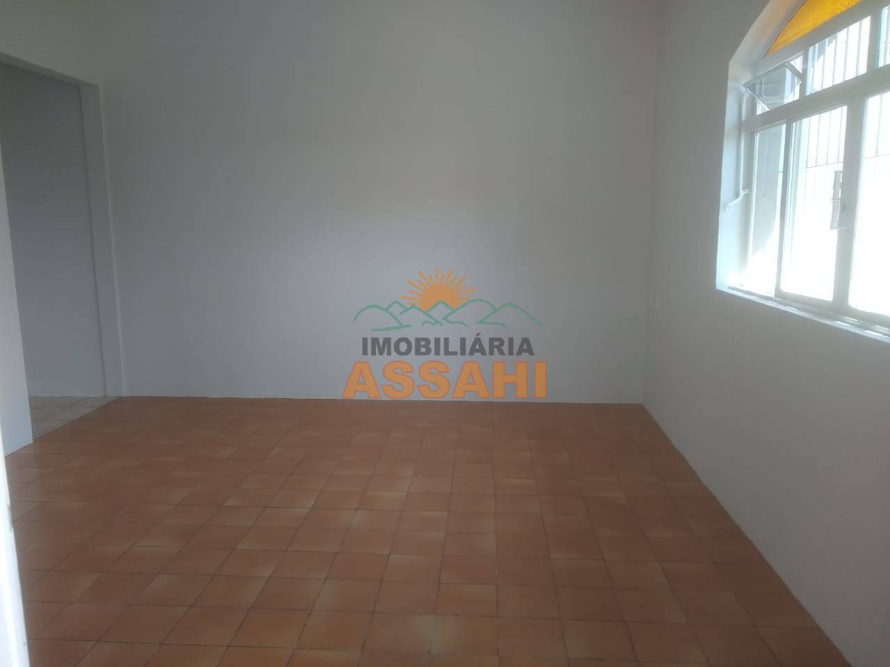 Casa à venda com 3 quartos, 99m² - Foto 1