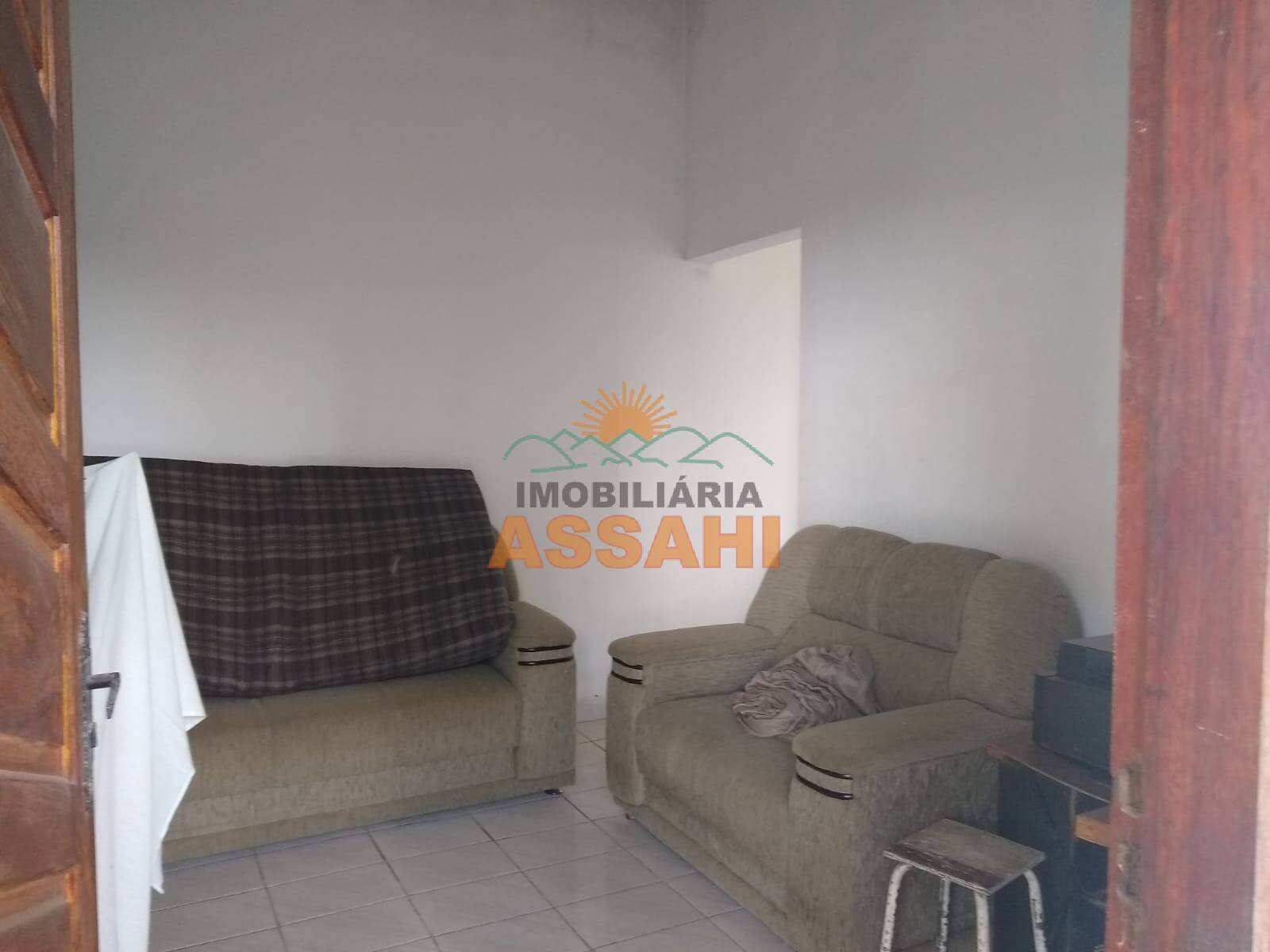 Casa à venda com 3 quartos, 1000m² - Foto 2