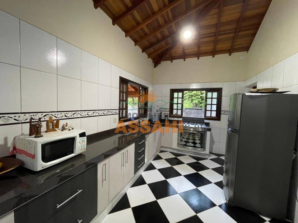 Casa à venda com 4 quartos, 338m² - Foto 15